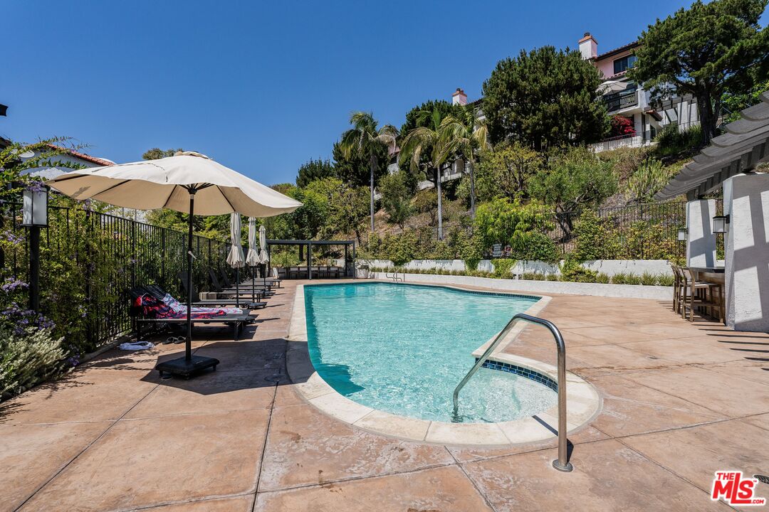 1564 Michael Ln