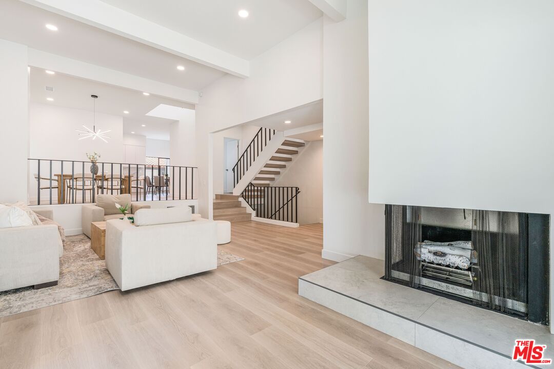 1564 Michael Ln