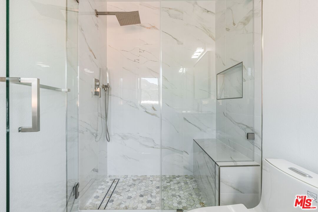 1564 Michael Ln