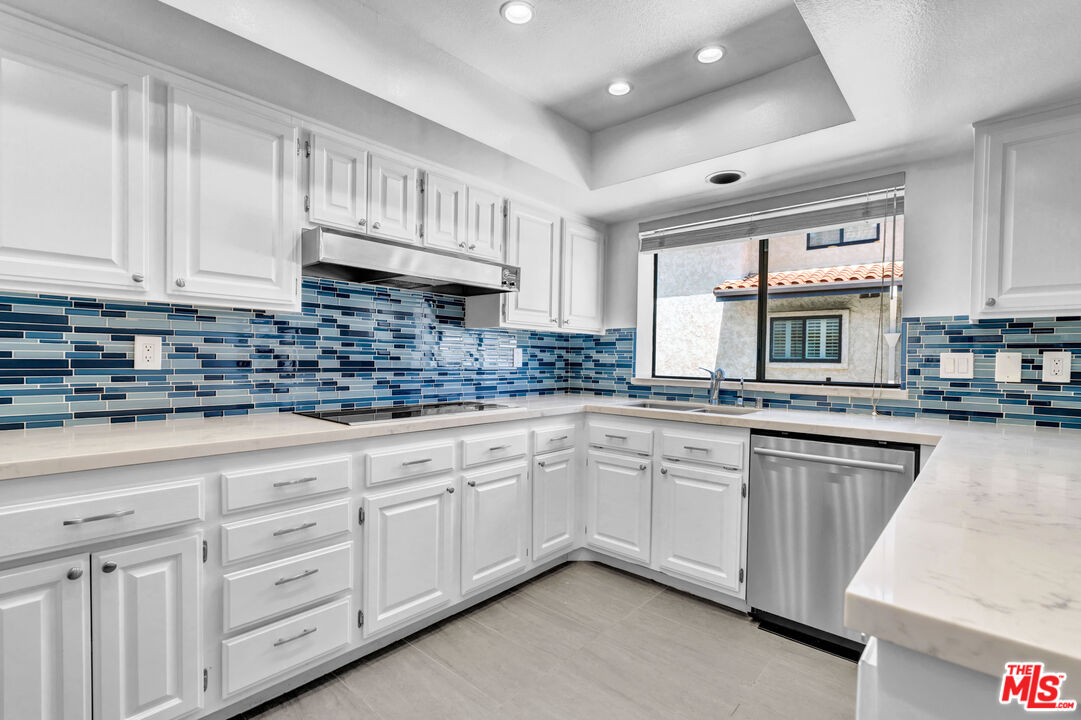 1492 Palisades Dr