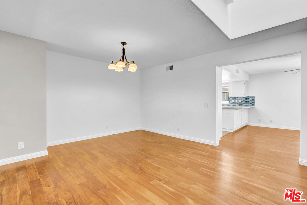 1492 Palisades Dr