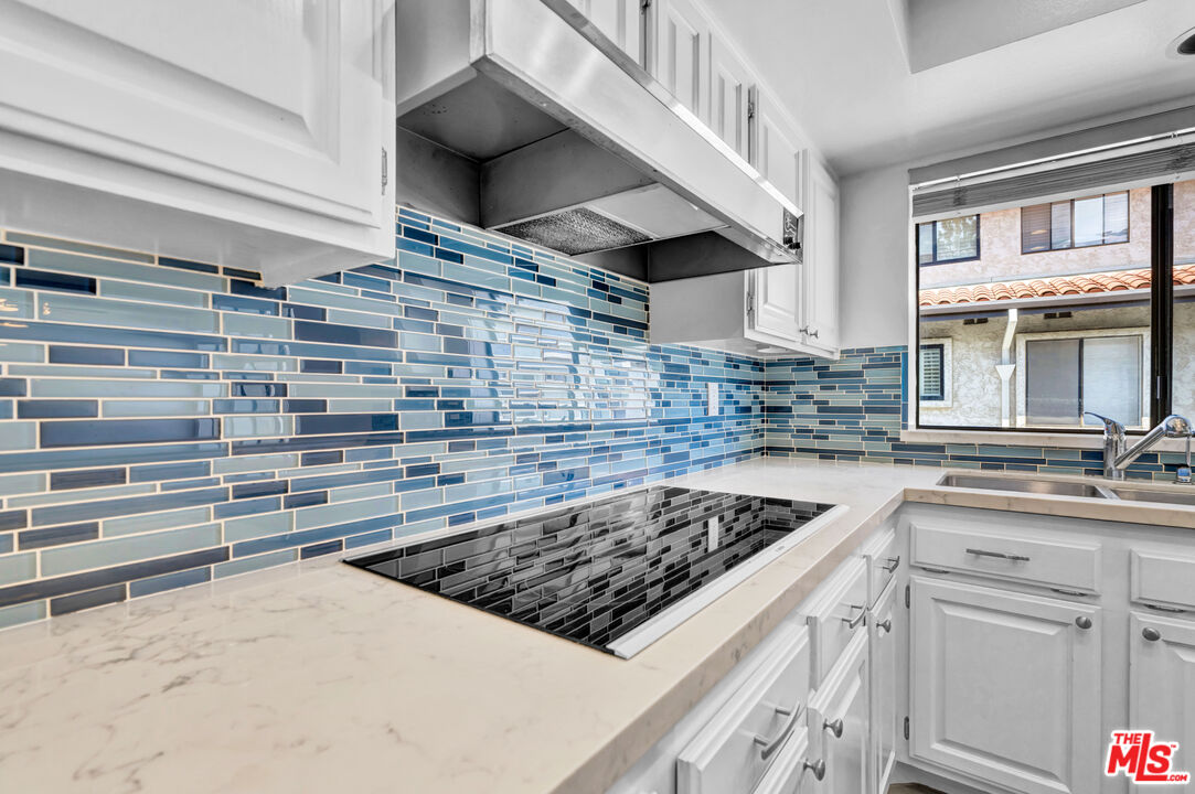 1492 Palisades Dr