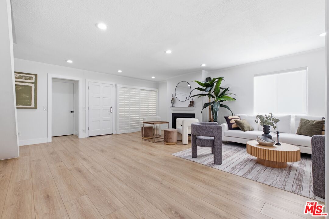 2920 11th St Unit: 6