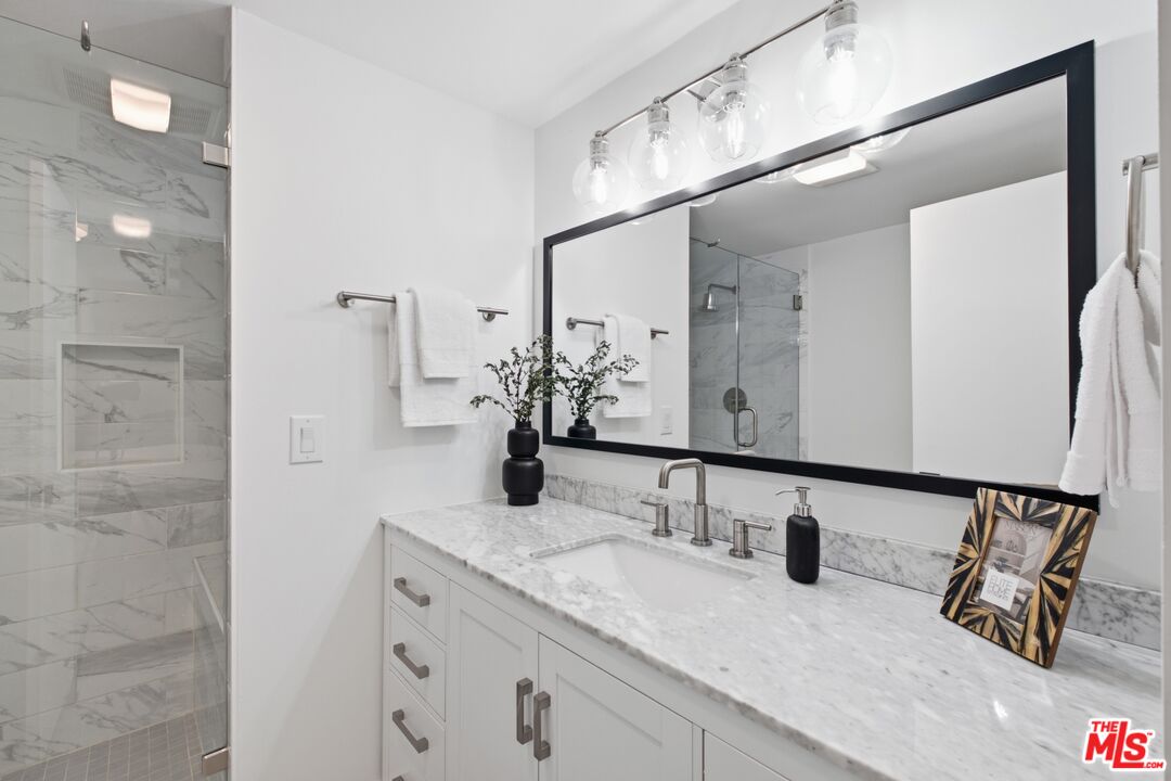 2920 11th St Unit: 6