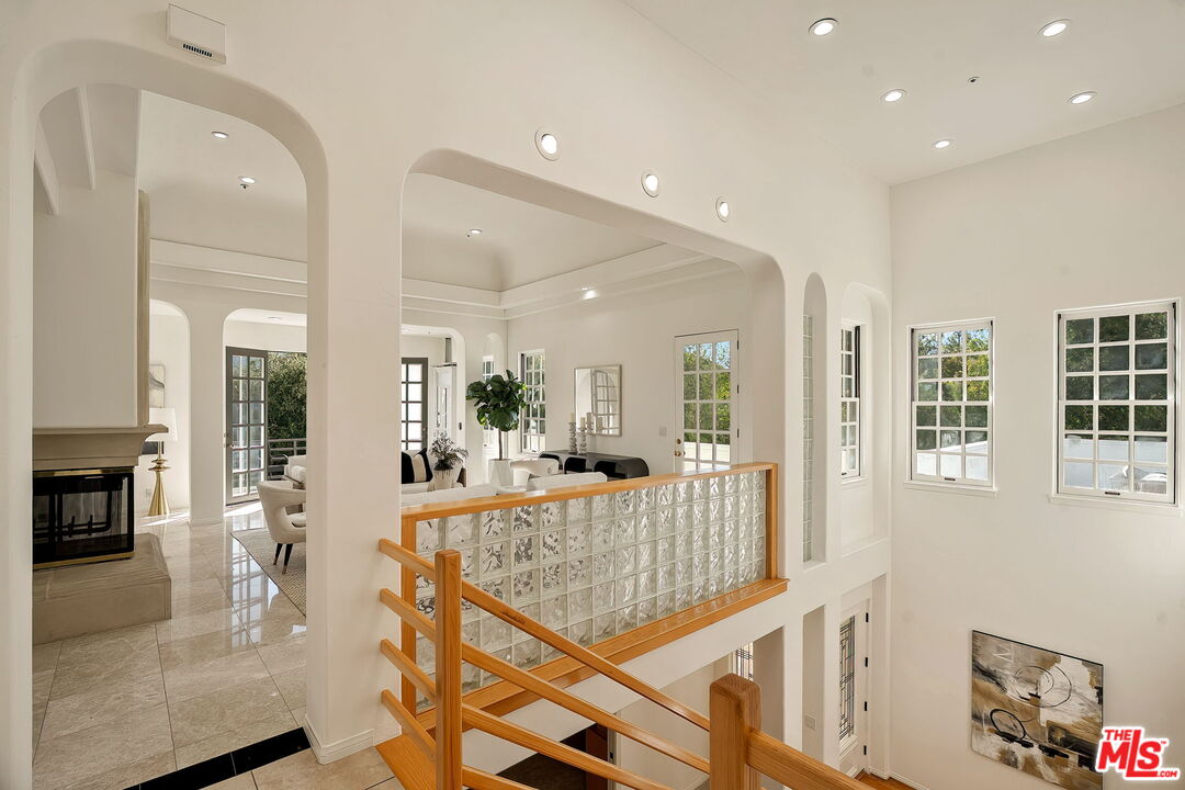 283 Lake Sherwood Dr