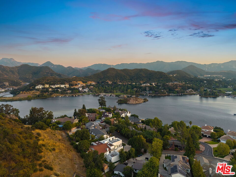 283 Lake Sherwood Dr