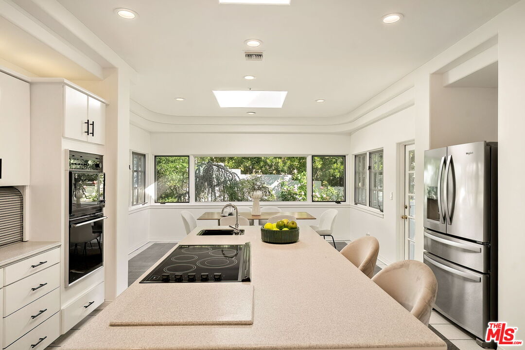 283 Lake Sherwood Dr