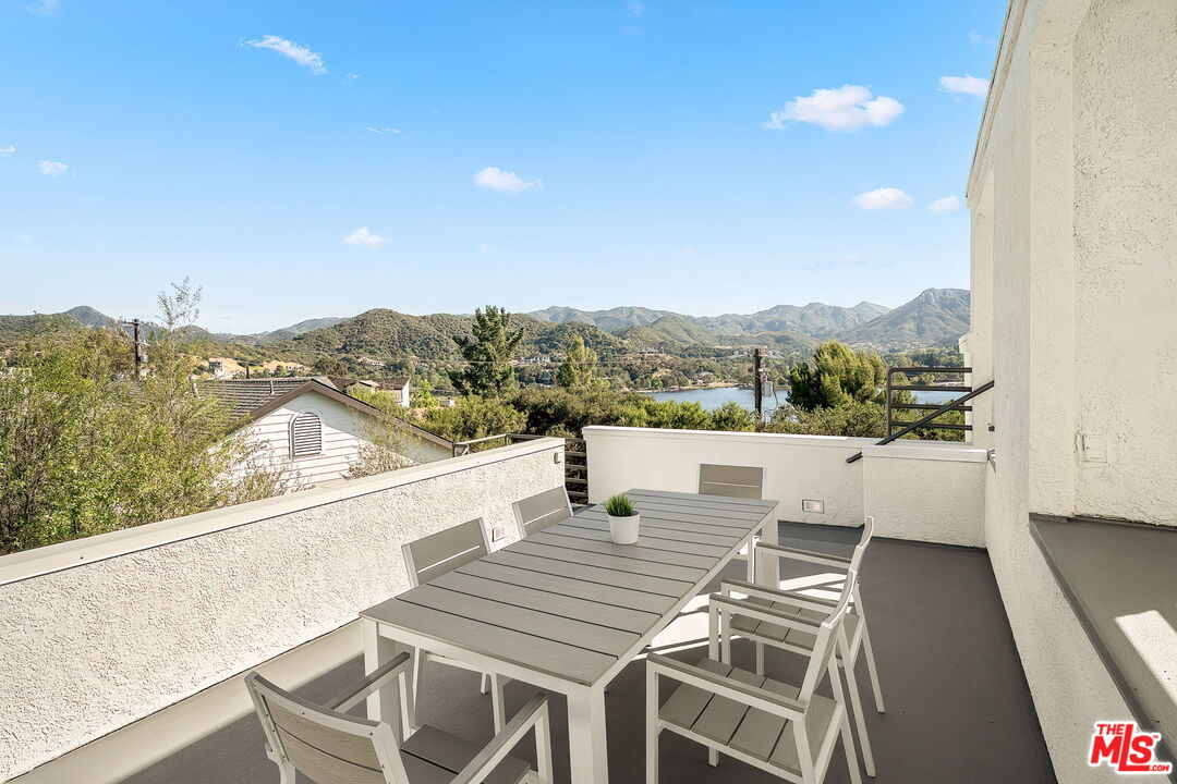 283 Lake Sherwood Dr