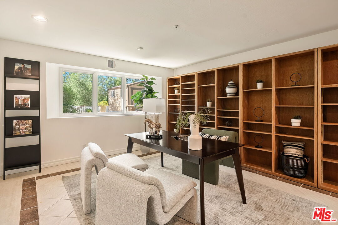 283 Lake Sherwood Dr