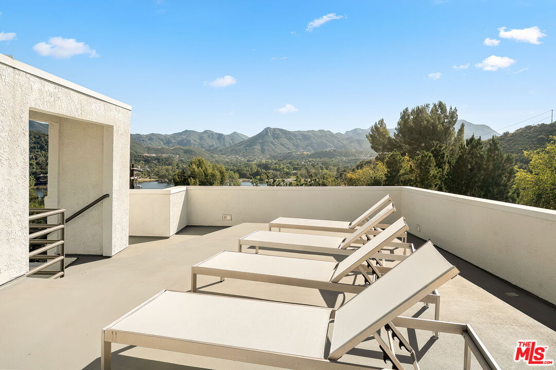283 Lake Sherwood Dr