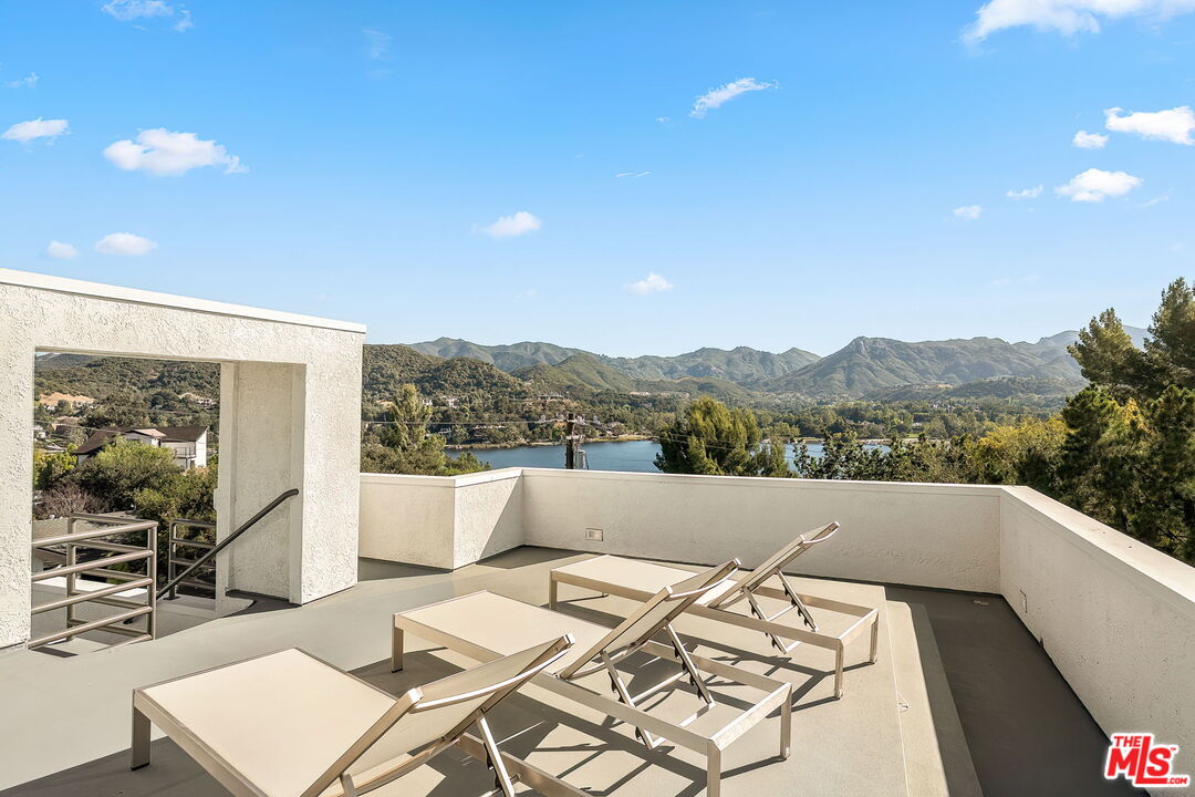 283 Lake Sherwood Dr