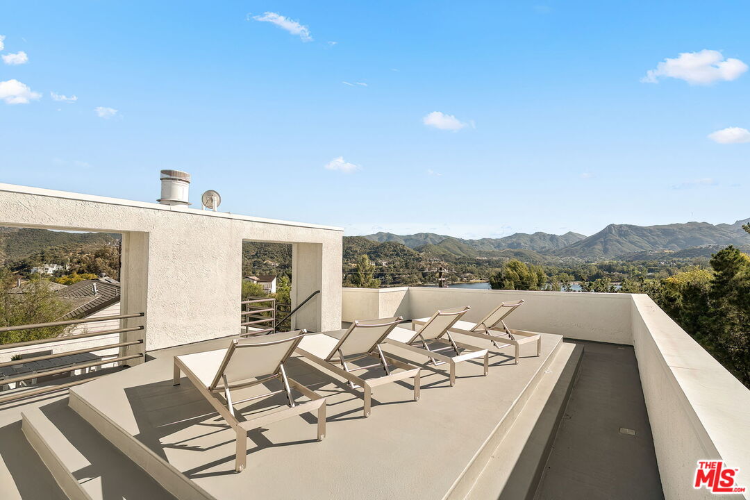 283 Lake Sherwood Dr