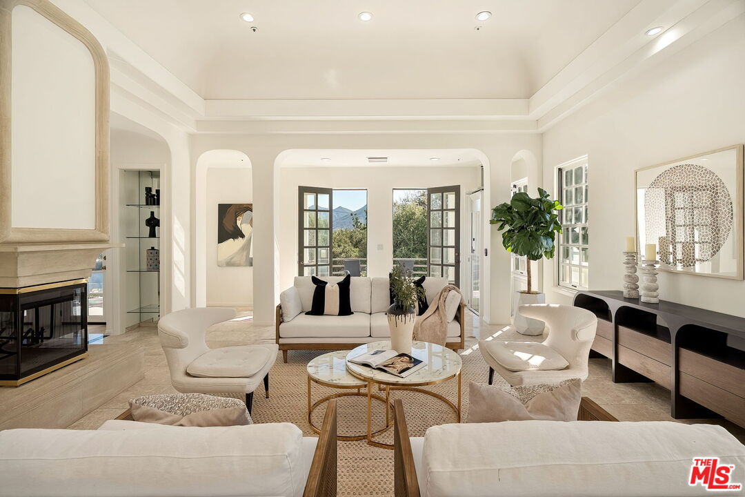 283 Lake Sherwood Dr