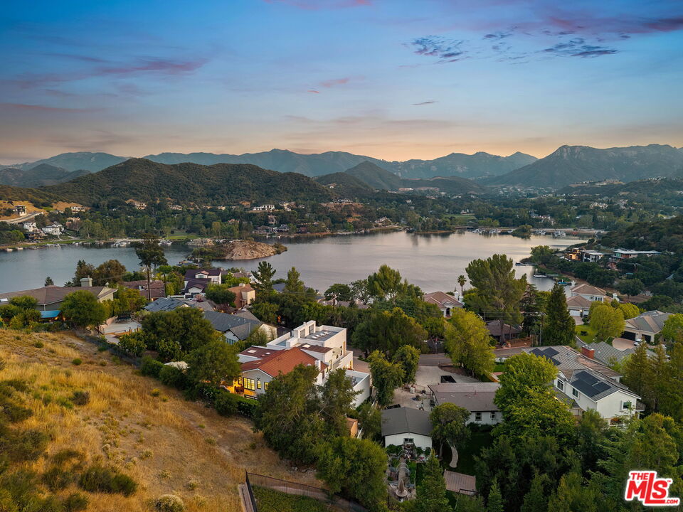 283 Lake Sherwood Dr