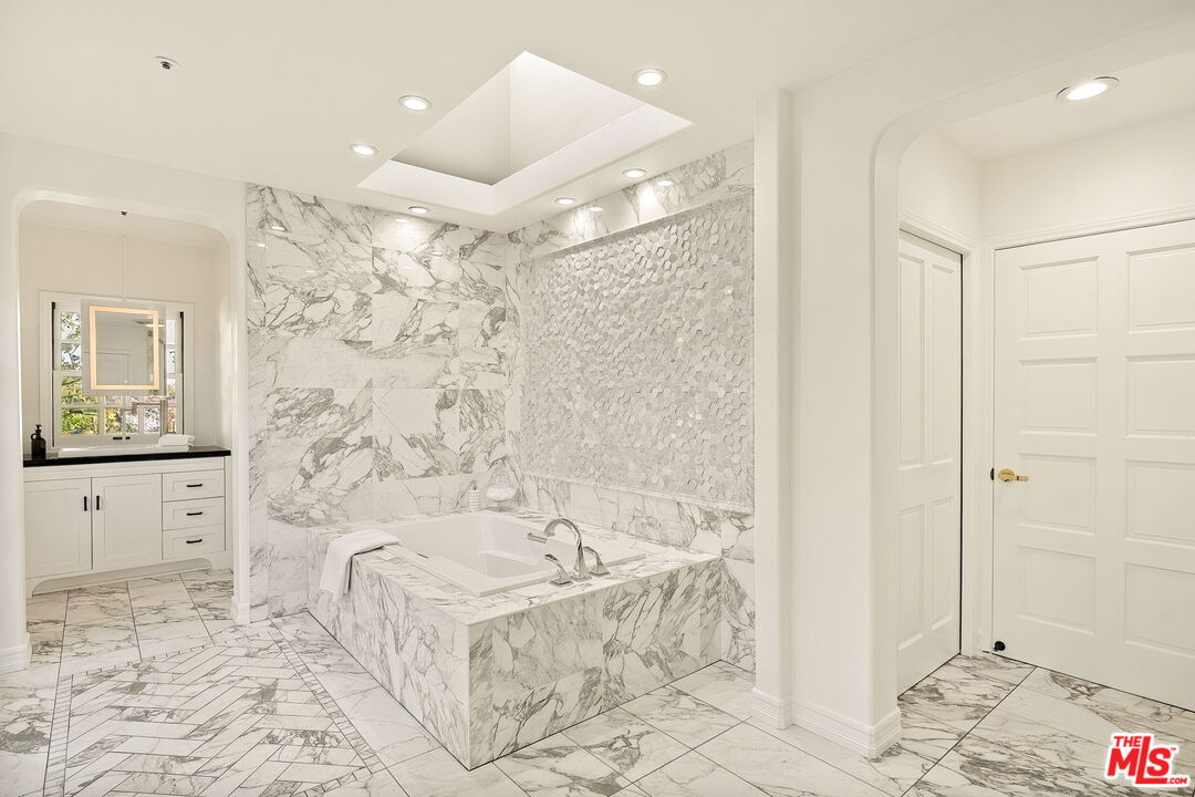 283 Lake Sherwood Dr