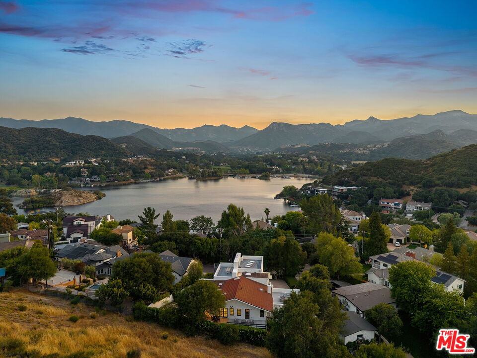 283 Lake Sherwood Dr