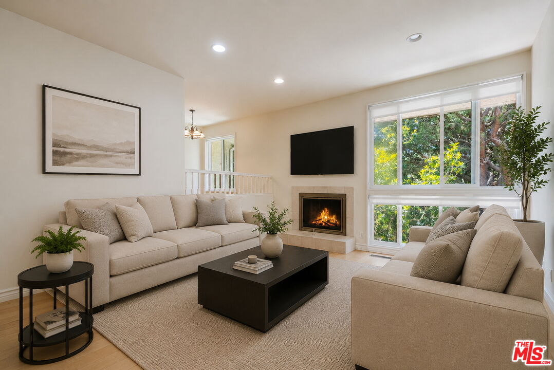 17241 Palisades Cir