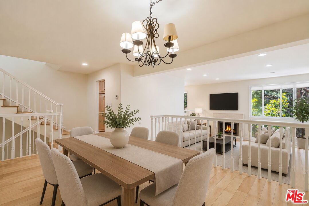 17241 Palisades Cir