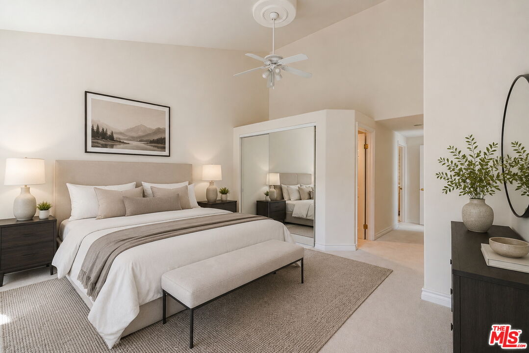 17241 Palisades Cir