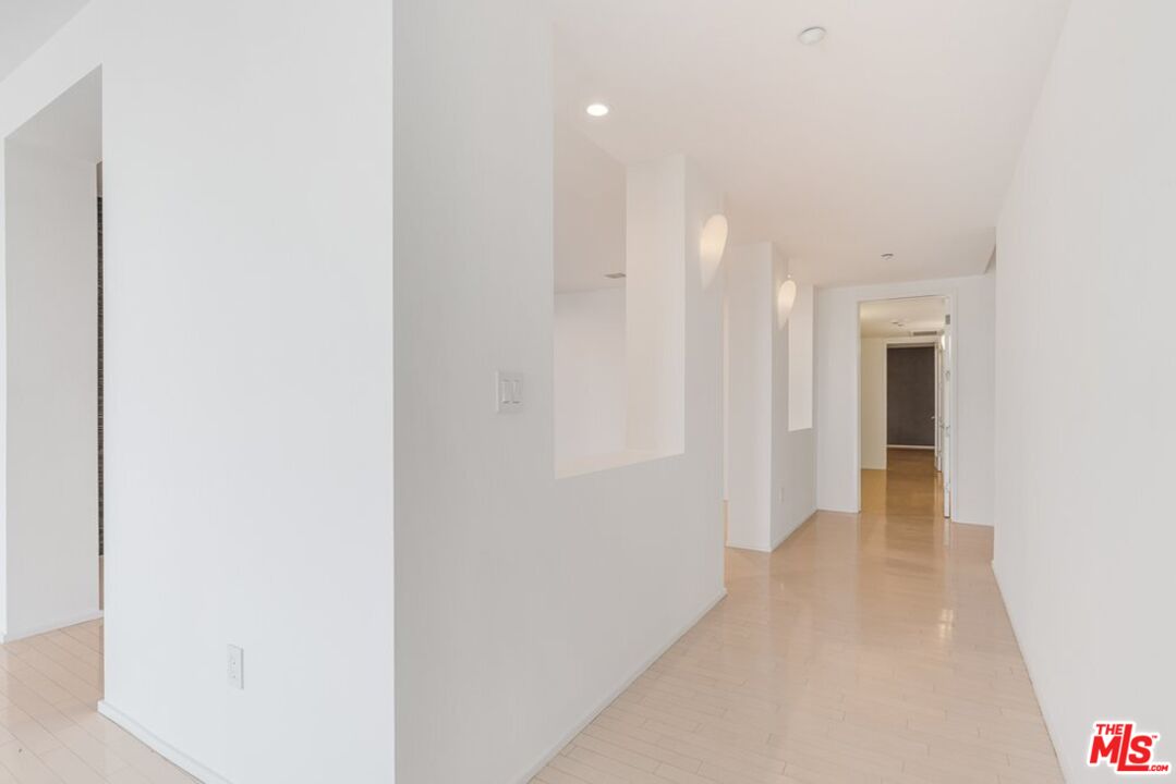 870 Haverford Ave Unit: 101