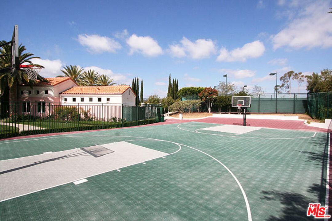 16610 Calle Brittany