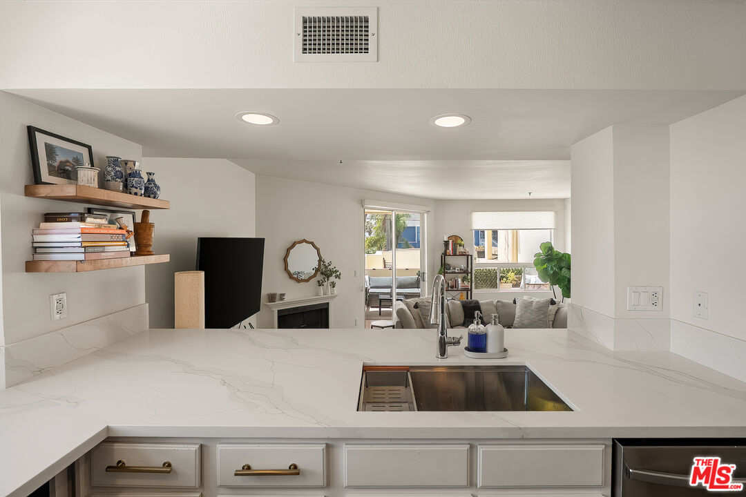 255 Main St Unit: 101