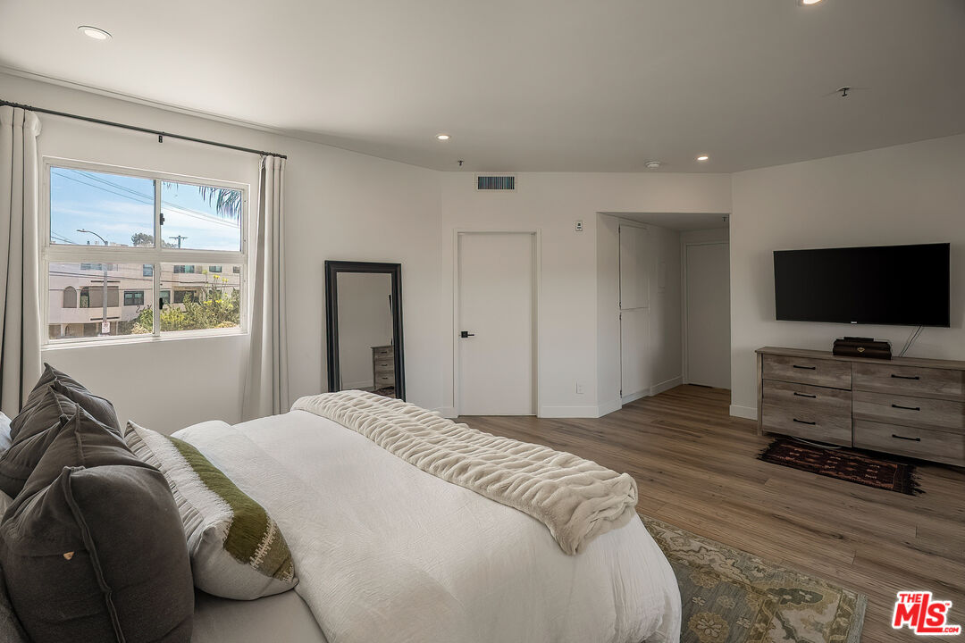 255 Main St Unit: 101