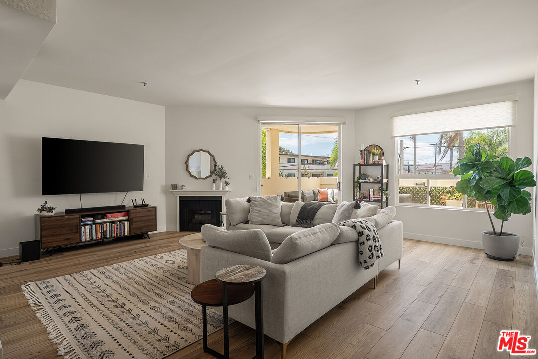 255 Main St Unit: 101