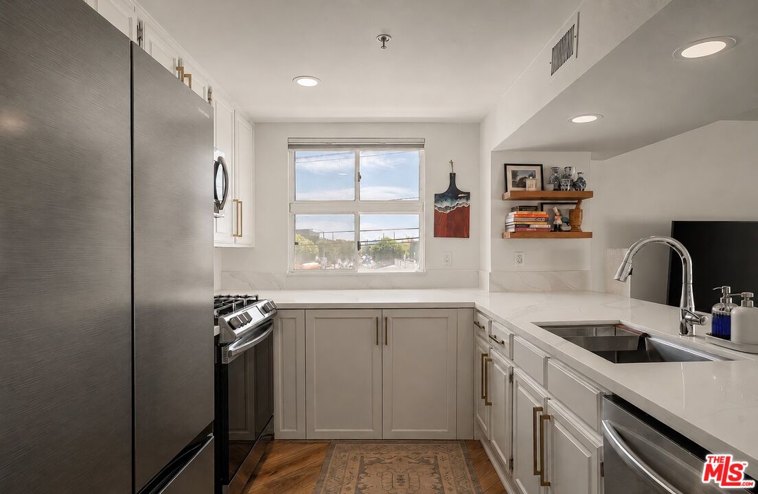 255 Main St Unit: 101