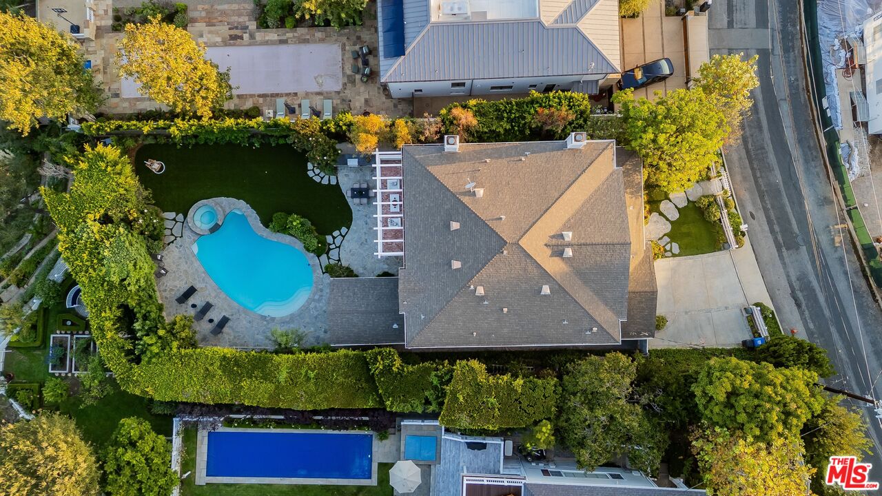 1014 El Medio Ave