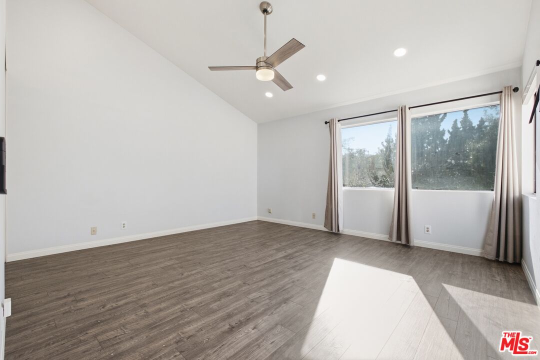 833 Shadow Lake Dr