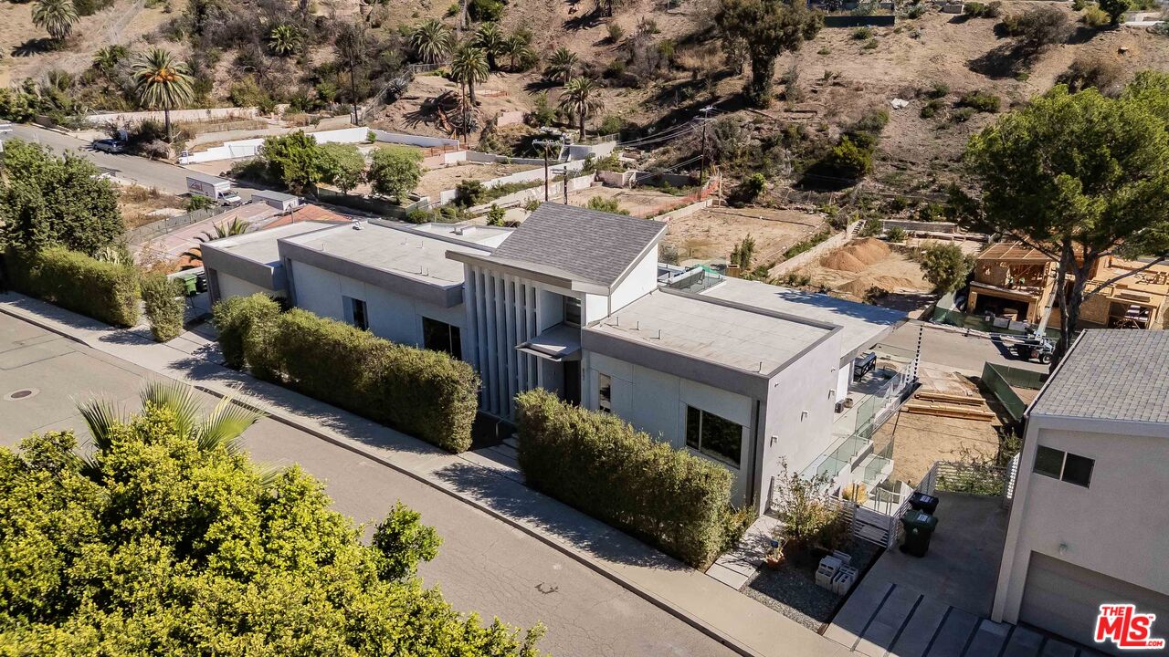822 El Oro Ln