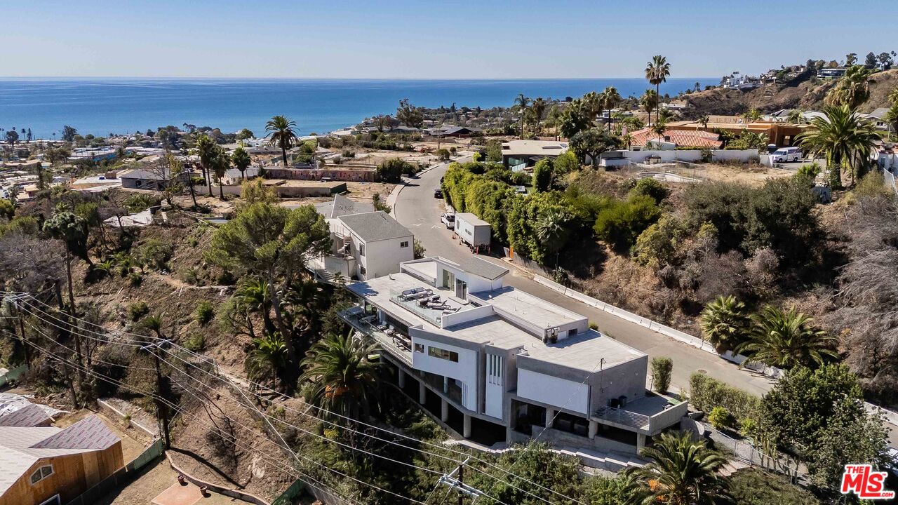 822 El Oro Ln