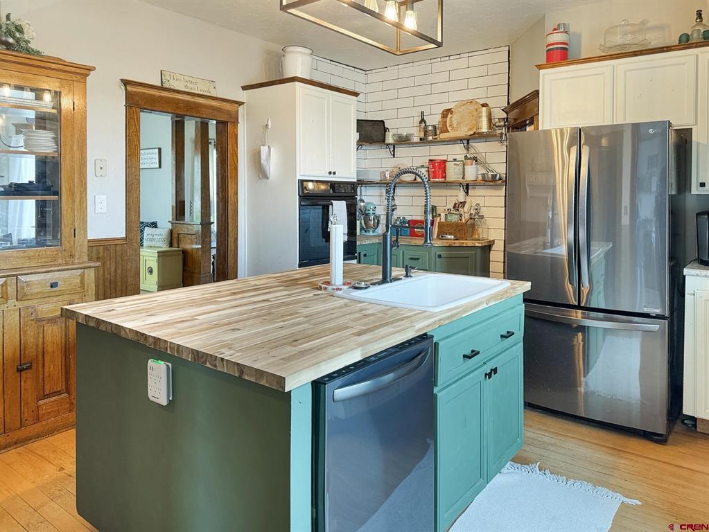 20570 Iris Road