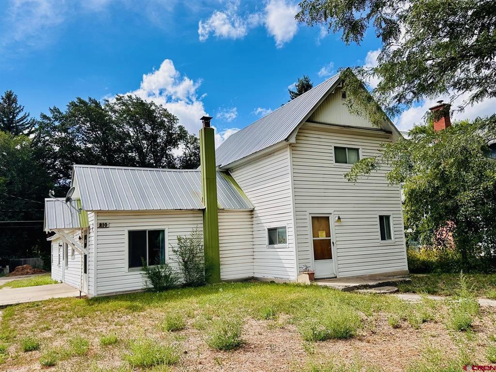210 Poplar Avenue