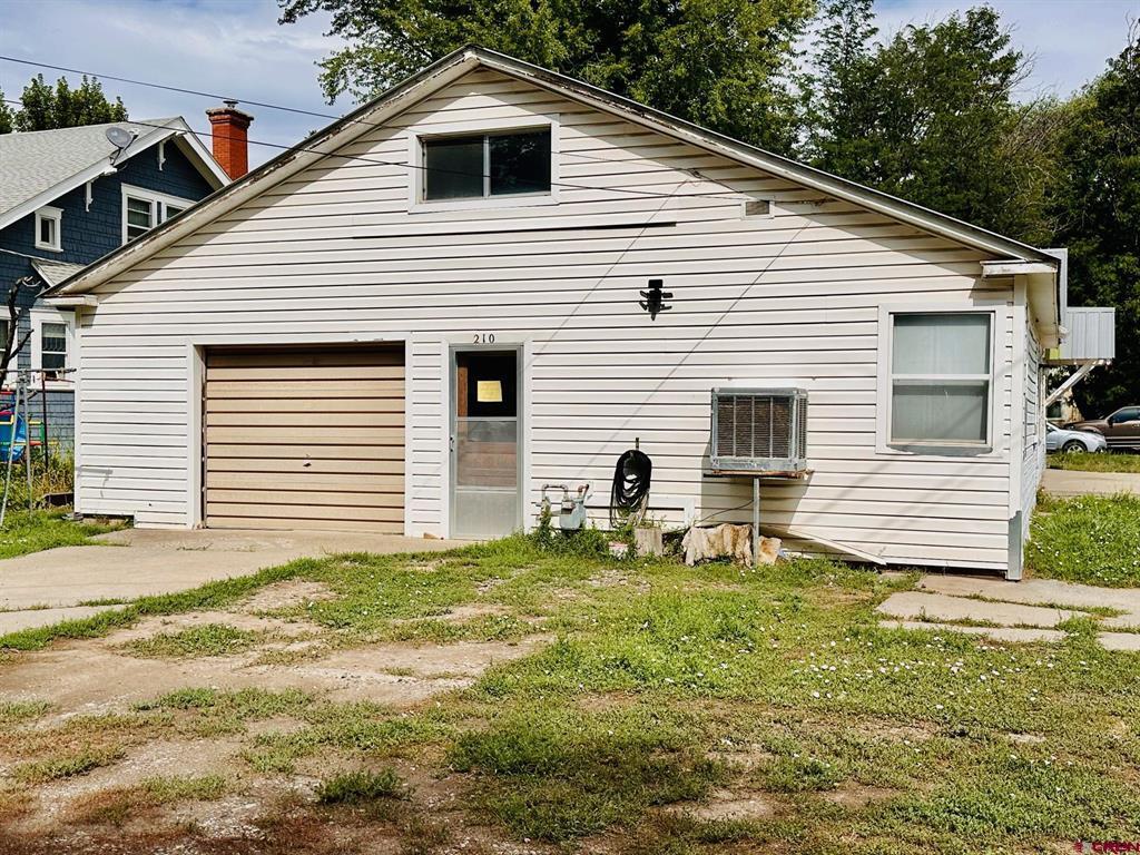 210 Poplar Avenue