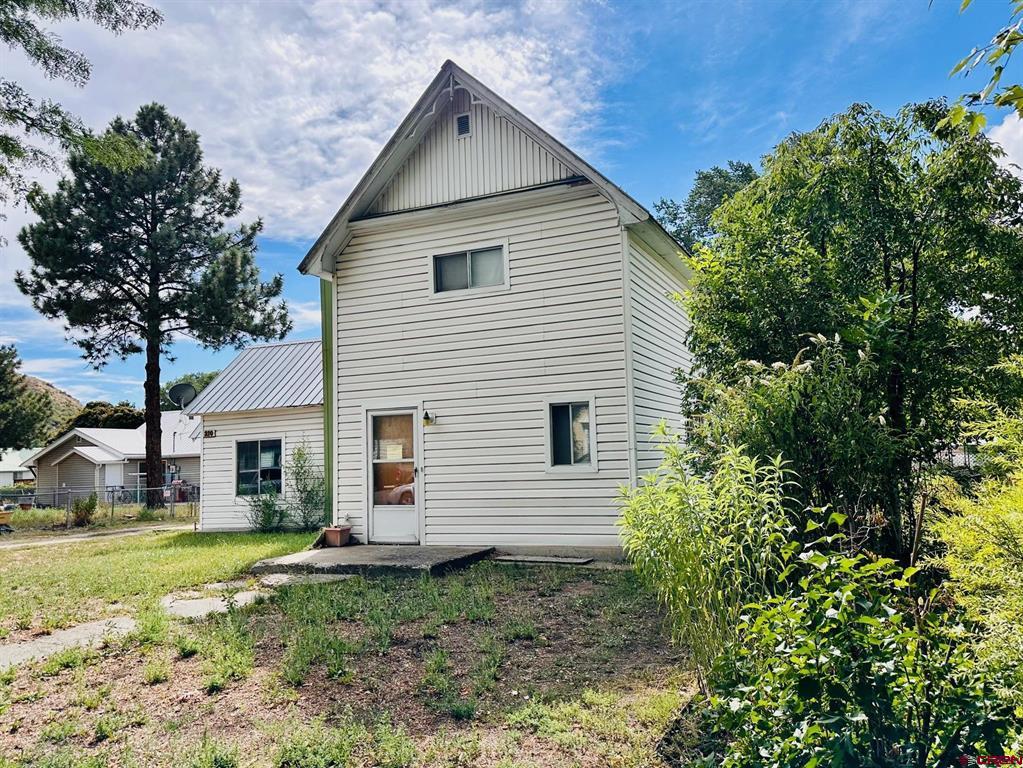 210 Poplar Avenue