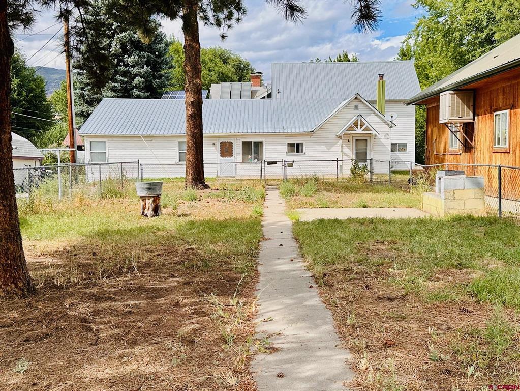 210 Poplar Avenue