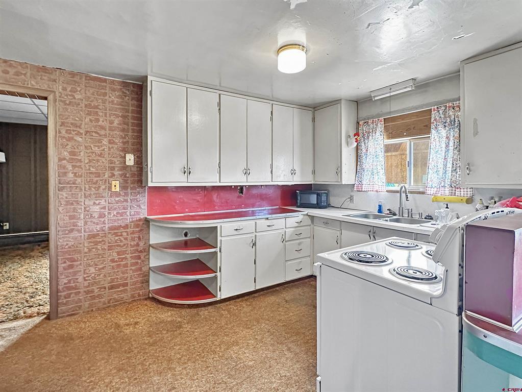 210 Poplar Avenue