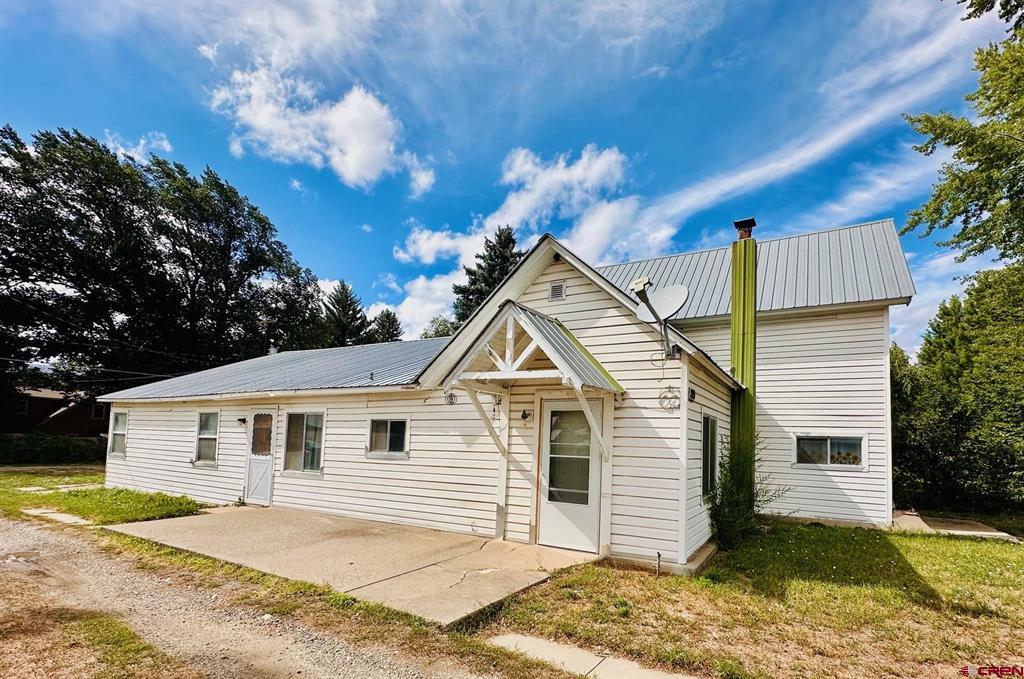 210 Poplar Avenue