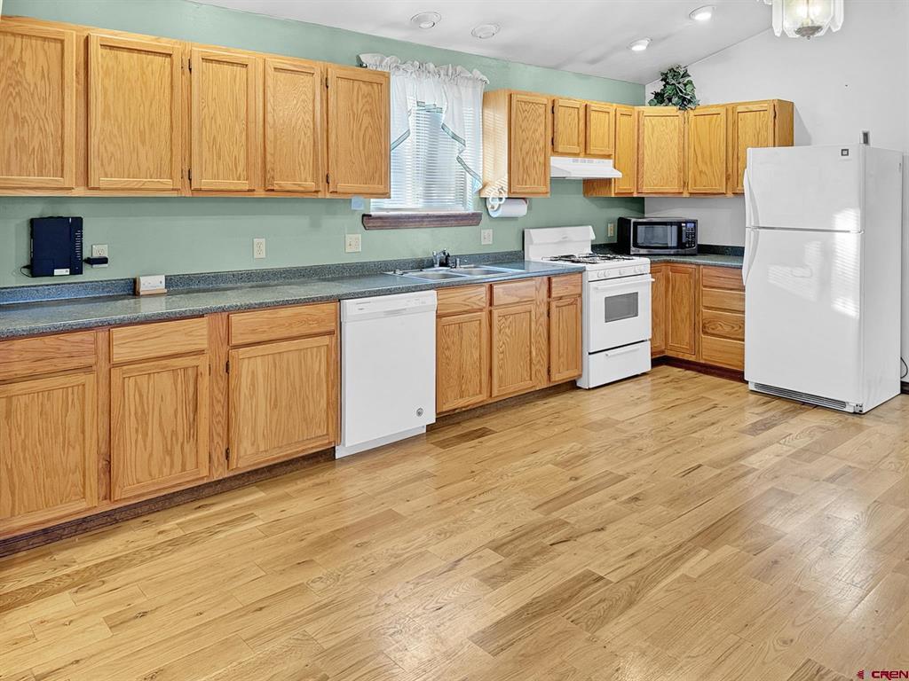 387 E Main Street