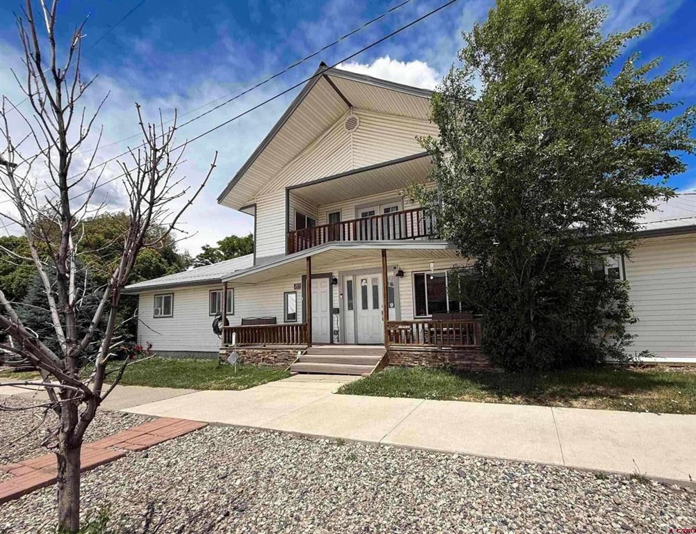 201 Box Elder Avenue Unit: 4