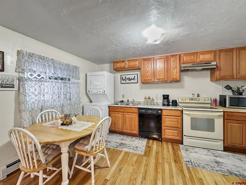 201 Box Elder Avenue Unit: 4