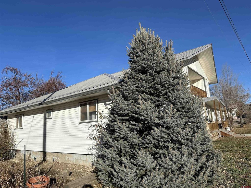 201 Box Elder Avenue Unit: 4