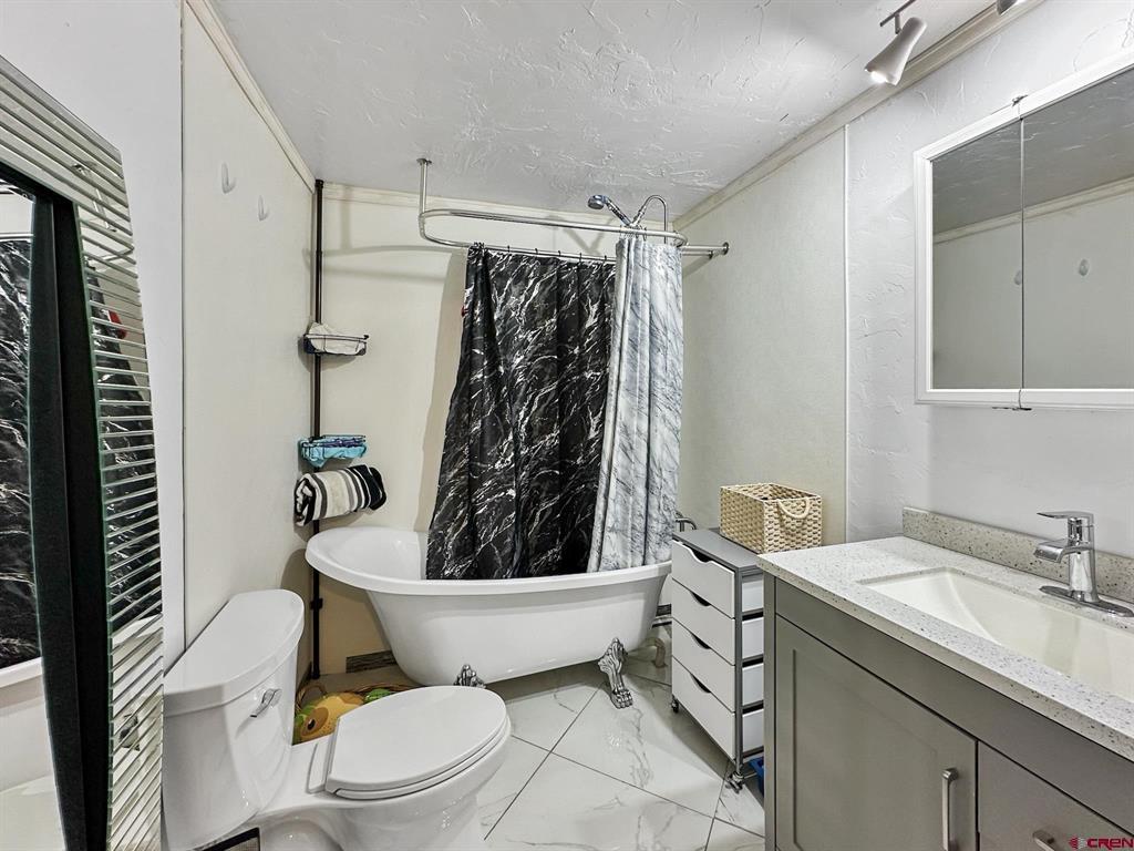 201 Box Elder Avenue Unit: 4