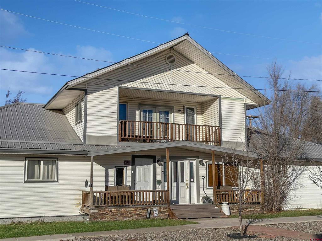 201 Box Elder Avenue Unit: 4