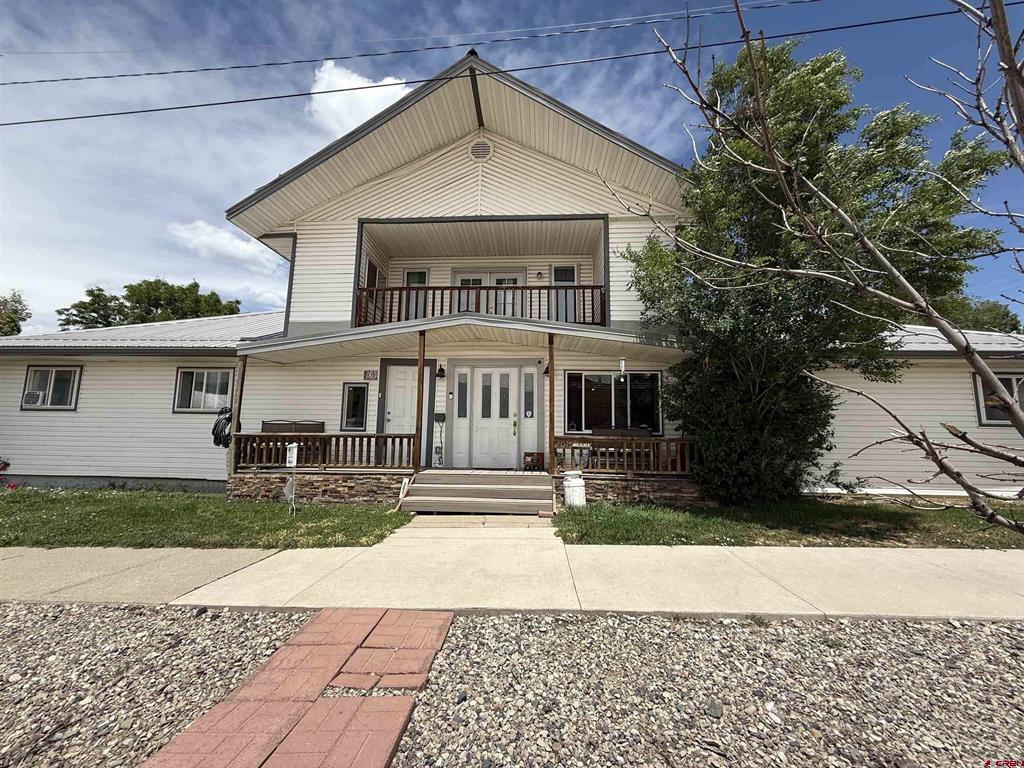 201 Box Elder Avenue Unit: 4
