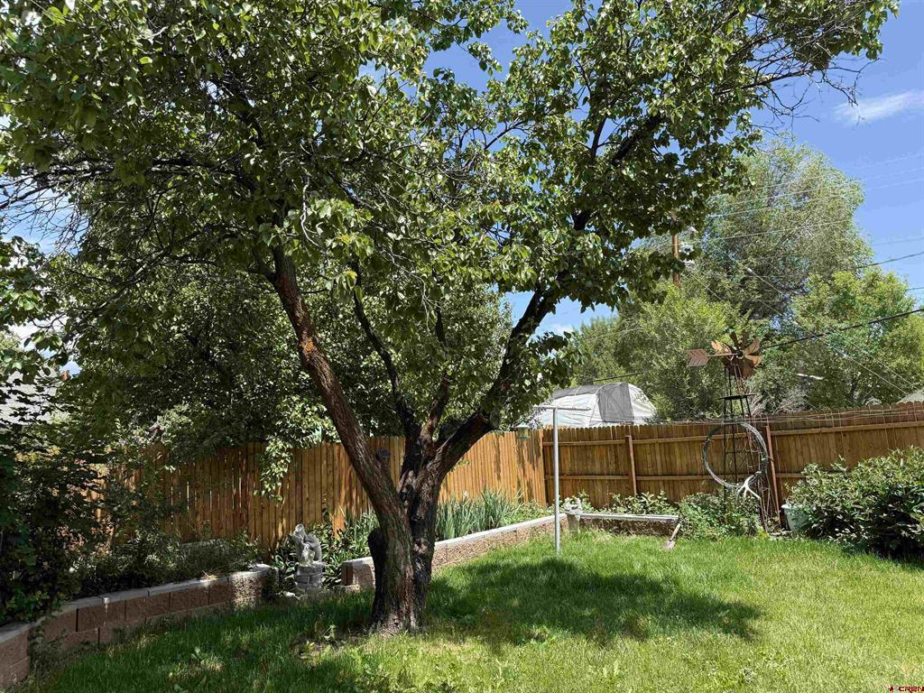 201 Box Elder Avenue Unit: 4