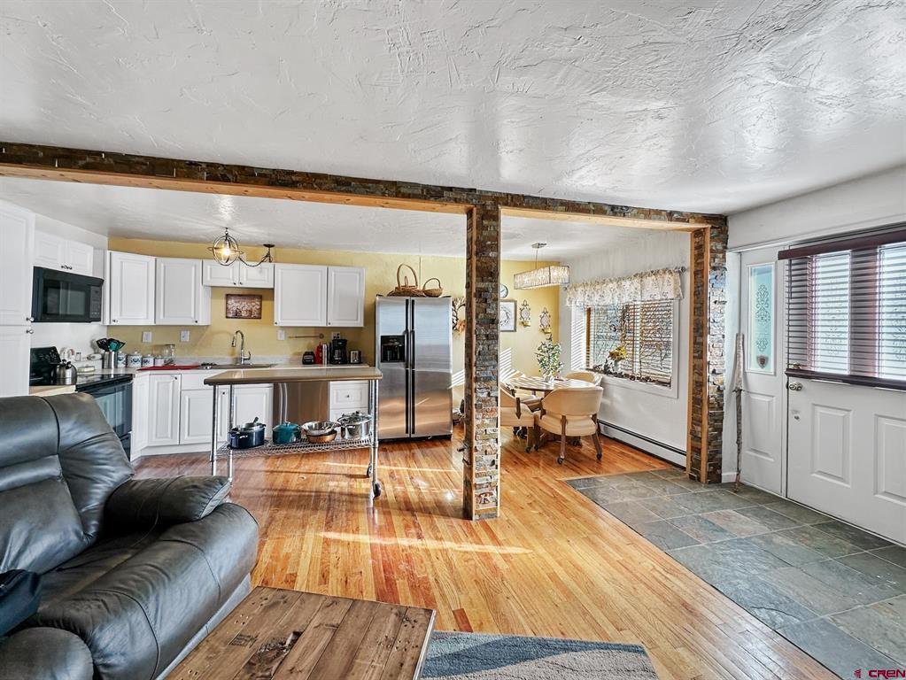 201 Box Elder Avenue Unit: 4