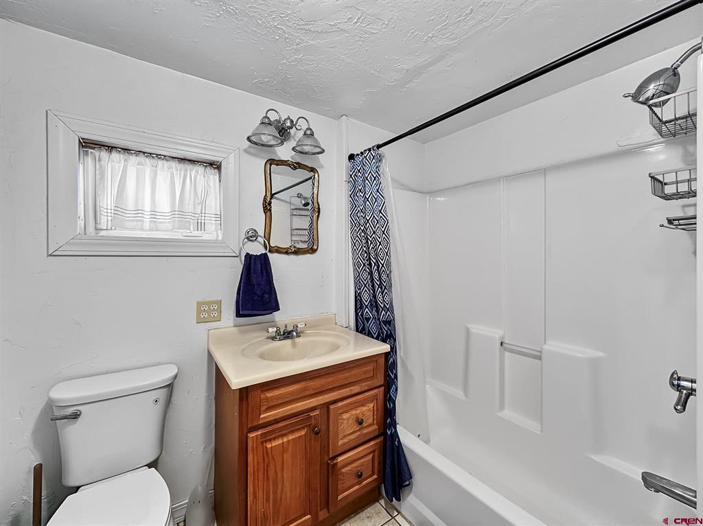 201 Box Elder Avenue Unit: 4